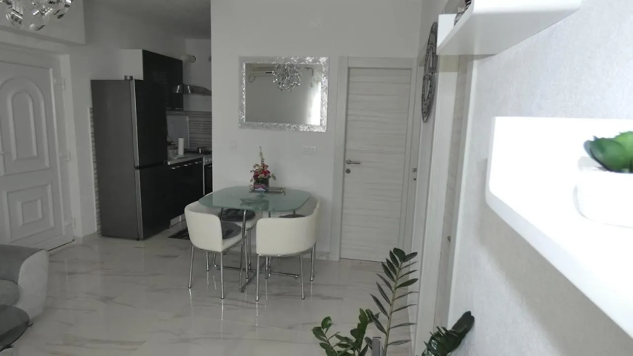 Two-Room Apartment Lidija With Terrace And Parking Donji Okrug  0*, Donji Okrug (Ciovo) Croatia