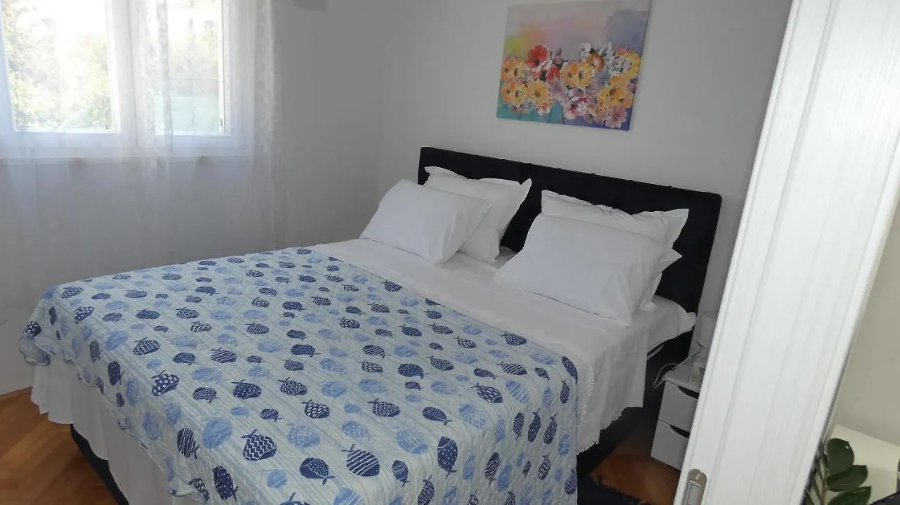 Two-Room Apartment Lidija With Terrace And Parking Donji Okrug  Donji Okrug (Ciovo)