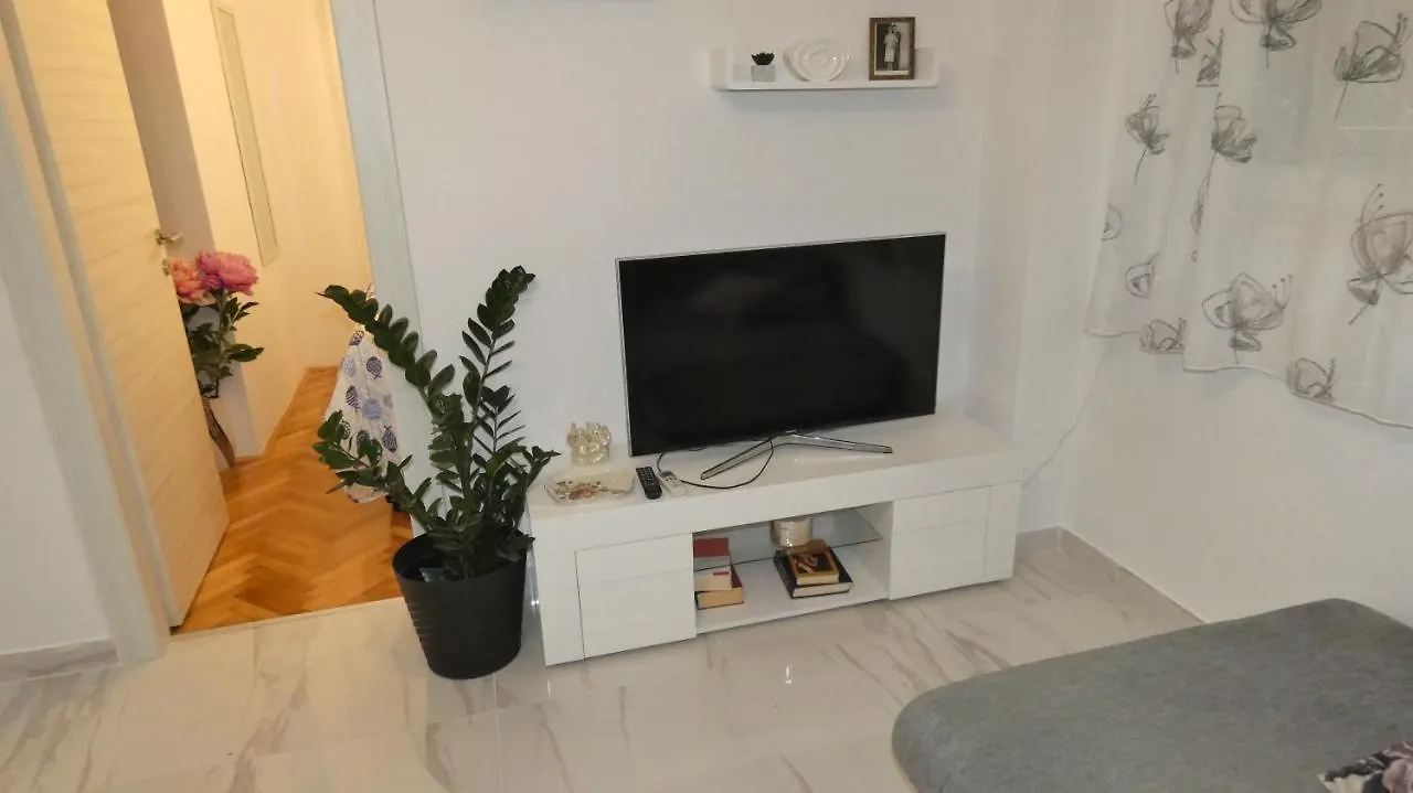 Two-Room Apartment Lidija With Terrace And Parking Donji Okrug   Donji Okrug (Ciovo)