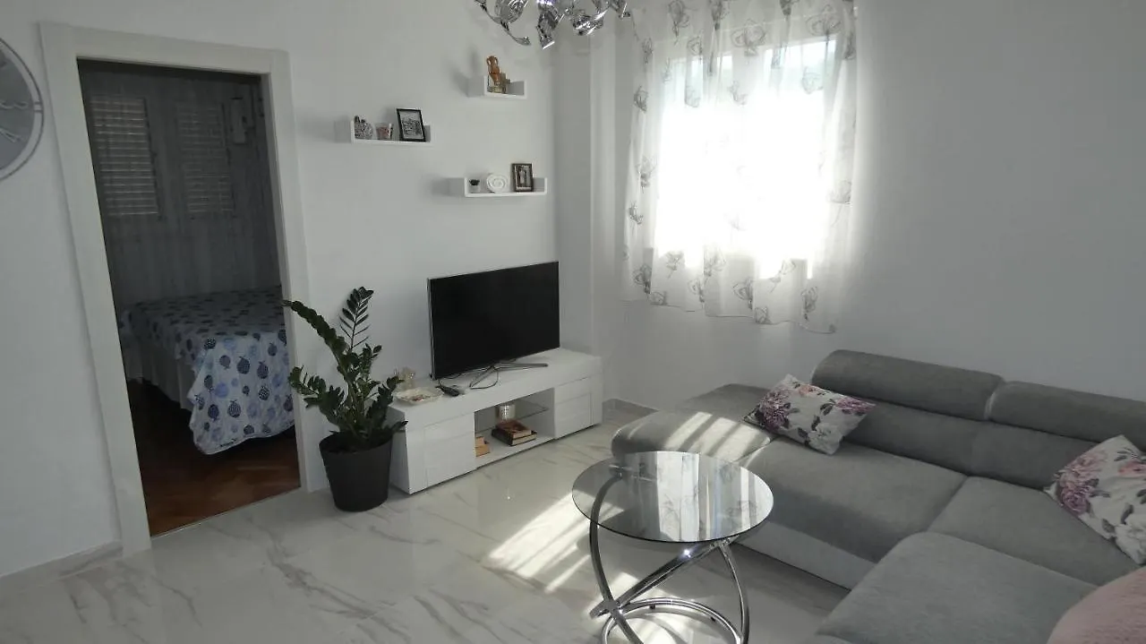 Two-Room Apartment Lidija With Terrace And Parking Donji Okrug  Donji Okrug (Ciovo)