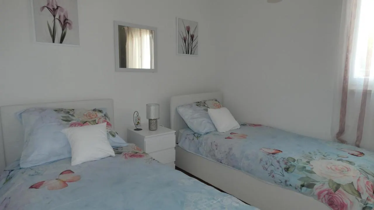 Two-Room Apartment Lidija With Terrace And Parking Donji Okrug