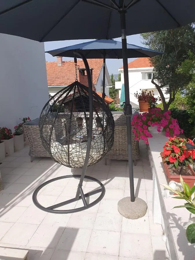 Two-Room Apartment Lidija With Terrace And Parking location
