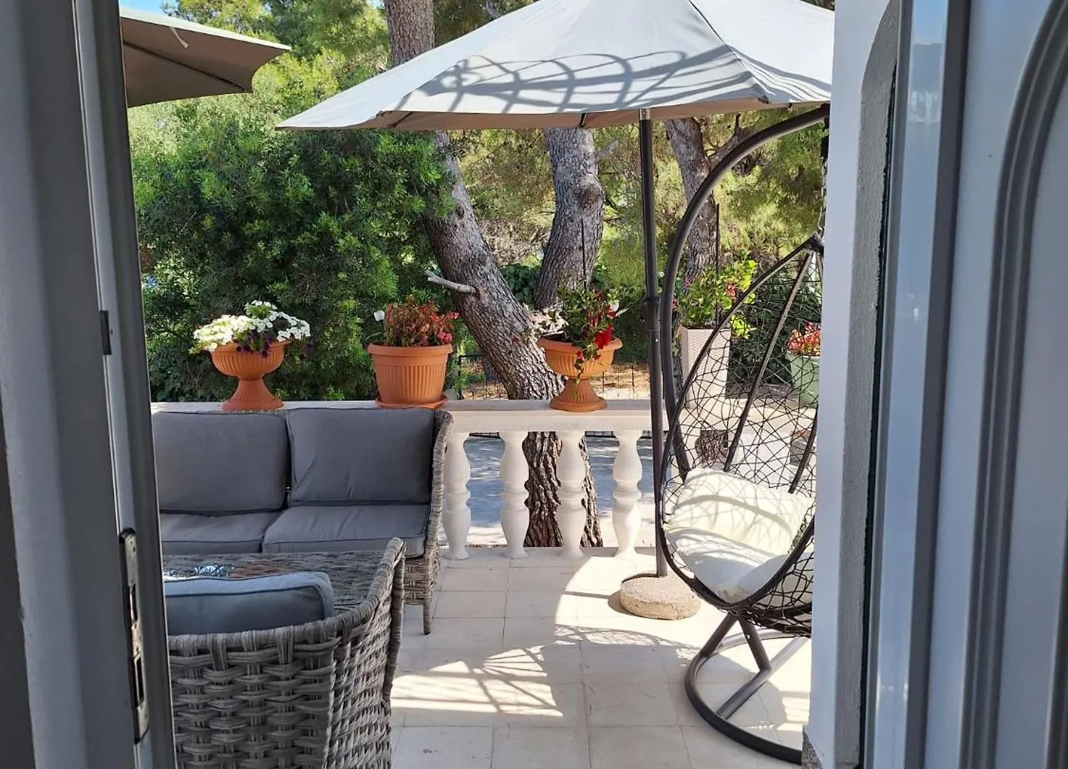 Two-Room Apartment Lidija With Terrace And Parking Donji Okrug  Croatia